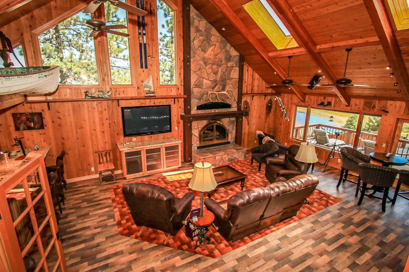 7 Bedrooms